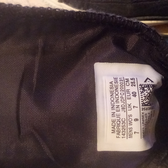 (Rare)Chuck Taylor Leather 7-M 9-W - Picture 11 of 12